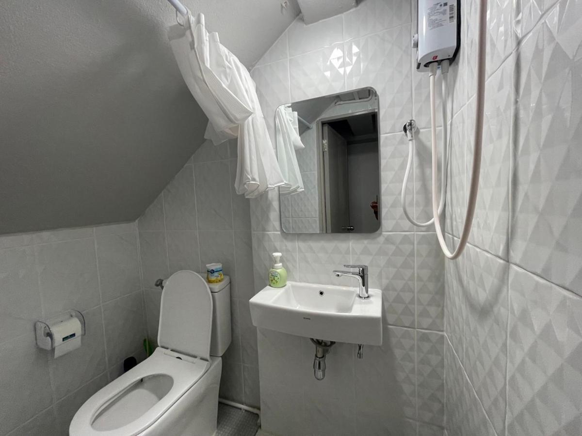 Comfort Zone Hostel @ Tha Pae Chiang Mai Buitenkant foto